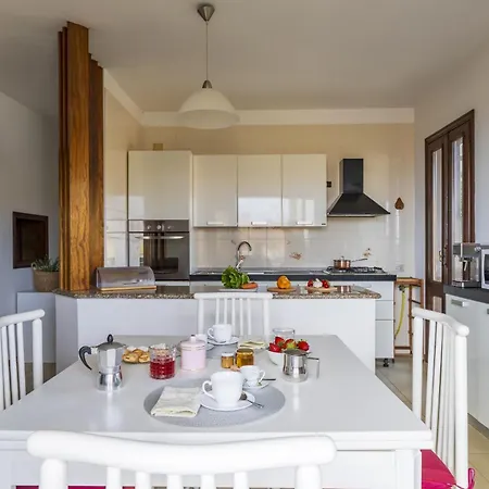 Feriehus Casa Deffenu Vista Mare Porto Frailis
