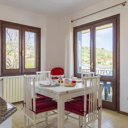Casa Deffenu Vista Mare Porto Frailis Feriehus