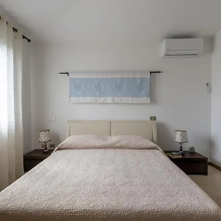 Casa Deffenu Vista Mare Porto Frailis Feriehus